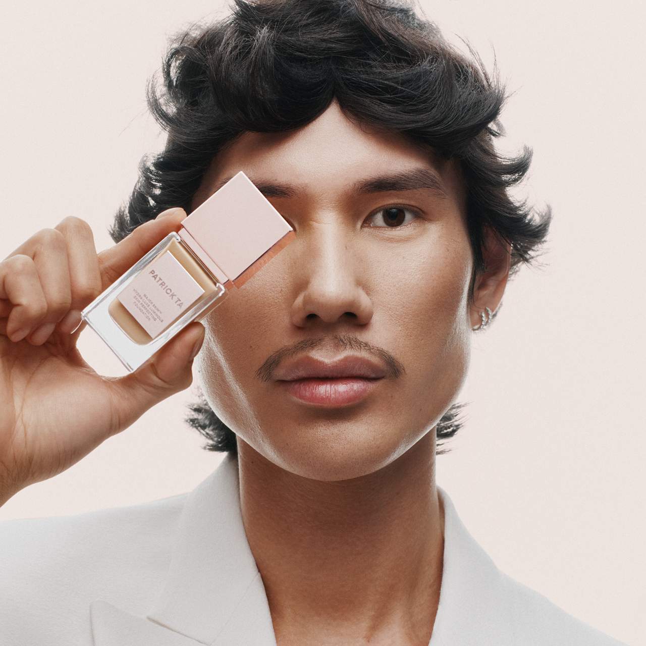 Major Skin Hydra-Luxe Luminous Skin Perfecting Foundation For Natural Glow PatrickTa